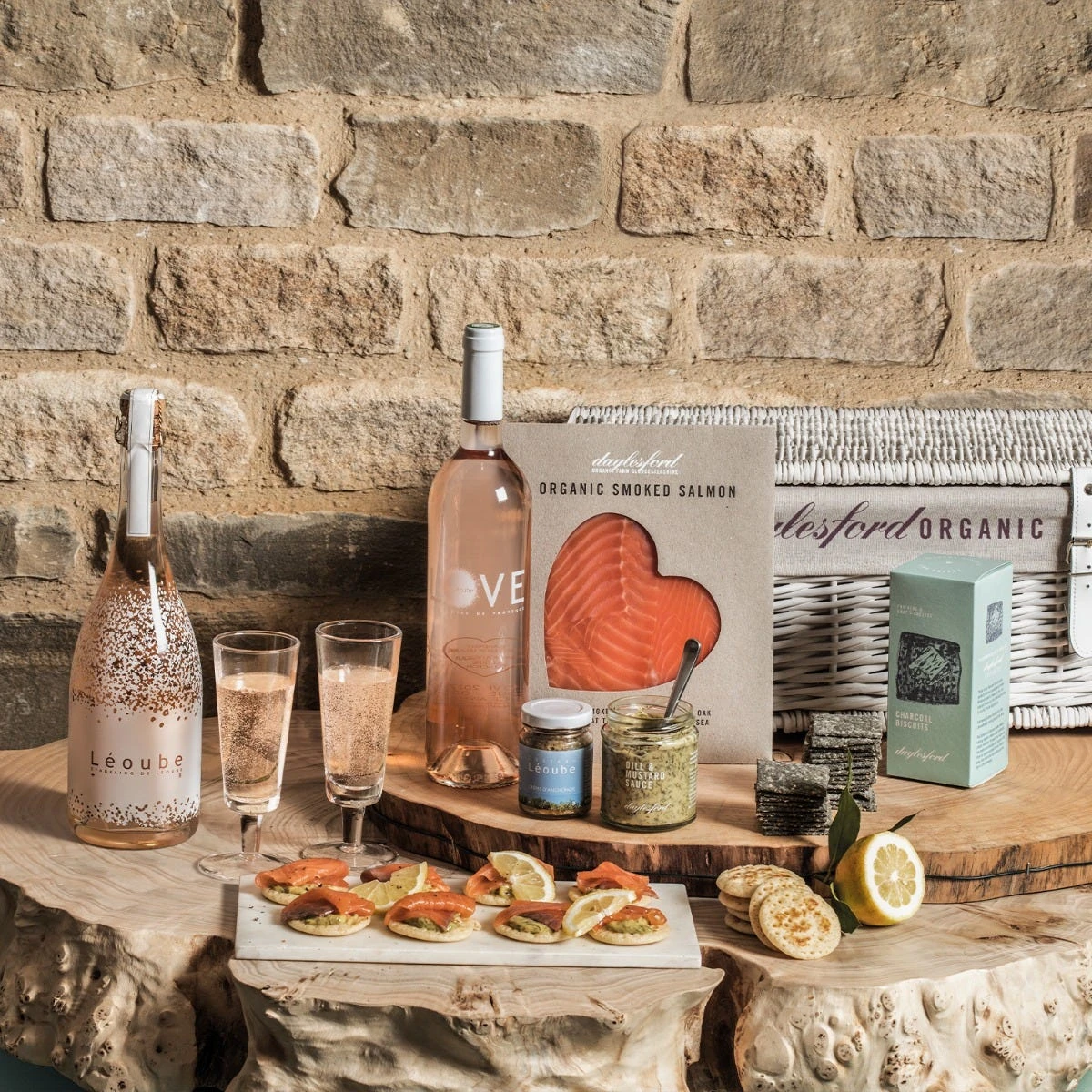 Sparkle & Smoked Hamper 2 Sparkle & Smoked Hamper - Image 2