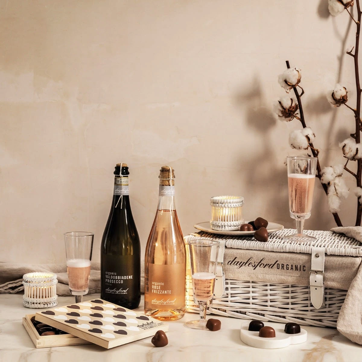 Fizz & Chocolate Hamper 2 Fizz & Chocolate Hamper - Image 2